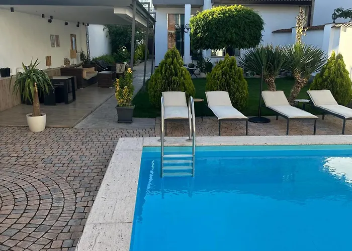 Garden Lounge Hotel